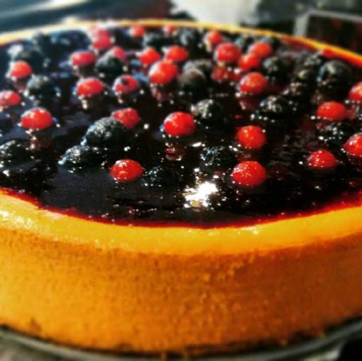 Tarta de queso con frutos rojos